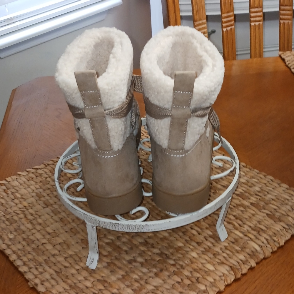 Universal Threads Nwot Birgette Winter Boots Taup… - image 3